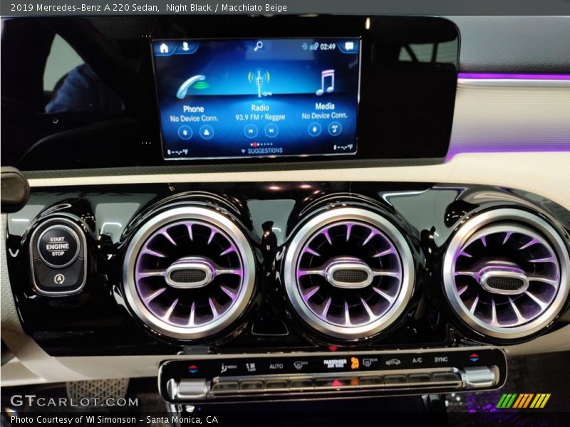 Night Black / Macchiato Beige 2019 Mercedes-Benz A 220 Sedan