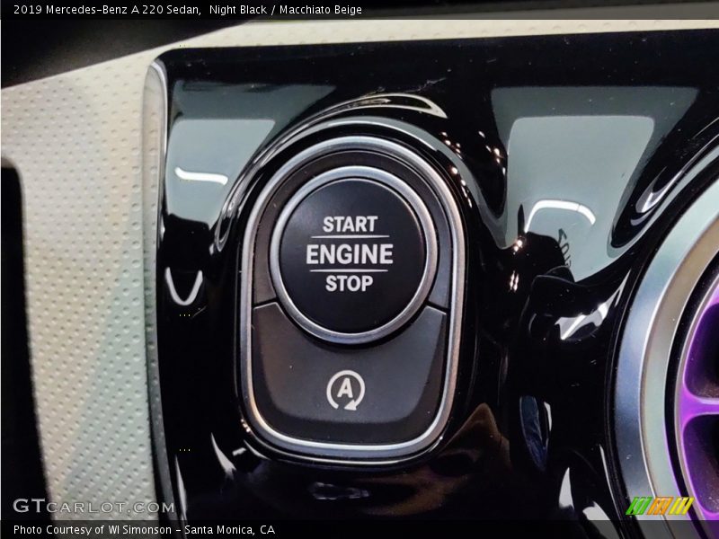 Night Black / Macchiato Beige 2019 Mercedes-Benz A 220 Sedan