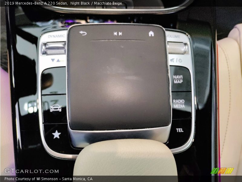 Night Black / Macchiato Beige 2019 Mercedes-Benz A 220 Sedan