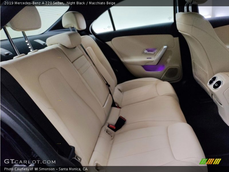 Night Black / Macchiato Beige 2019 Mercedes-Benz A 220 Sedan
