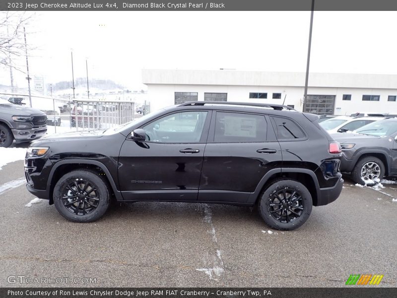 Diamond Black Crystal Pearl / Black 2023 Jeep Cherokee Altitude Lux 4x4