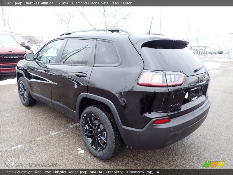 Diamond Black Crystal Pearl / Black 2023 Jeep Cherokee Altitude Lux 4x4