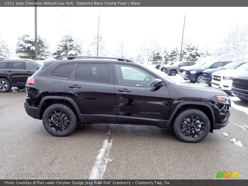 Diamond Black Crystal Pearl / Black 2023 Jeep Cherokee Altitude Lux 4x4