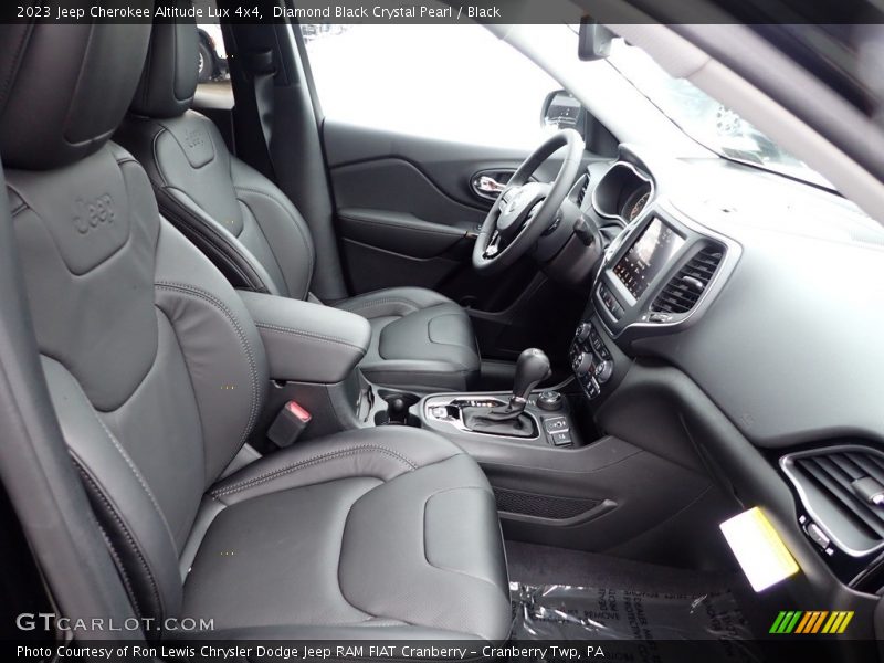 Diamond Black Crystal Pearl / Black 2023 Jeep Cherokee Altitude Lux 4x4