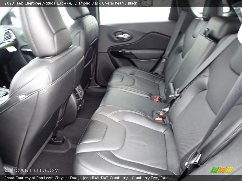 Diamond Black Crystal Pearl / Black 2023 Jeep Cherokee Altitude Lux 4x4