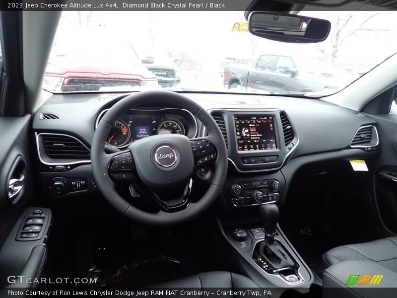 Diamond Black Crystal Pearl / Black 2023 Jeep Cherokee Altitude Lux 4x4
