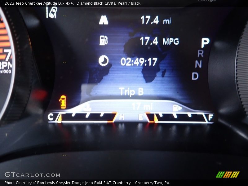 Diamond Black Crystal Pearl / Black 2023 Jeep Cherokee Altitude Lux 4x4
