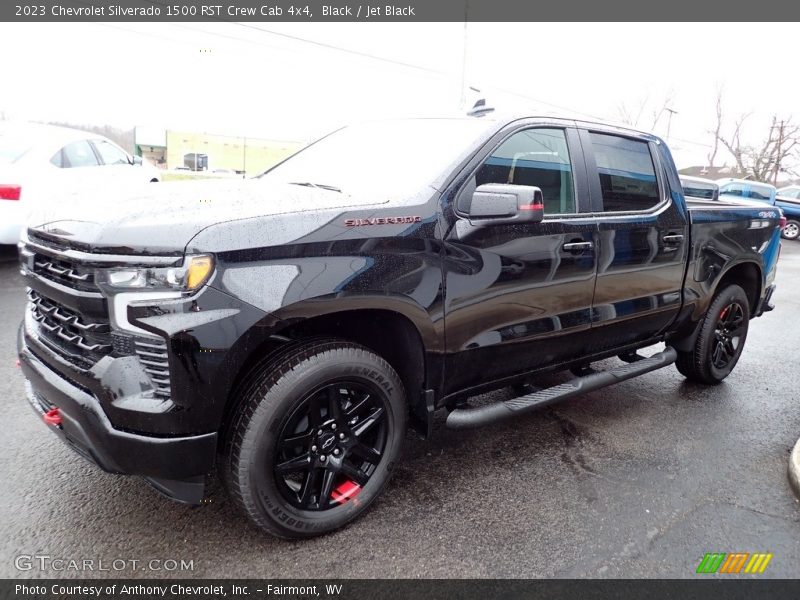 Front 3/4 View of 2023 Silverado 1500 RST Crew Cab 4x4