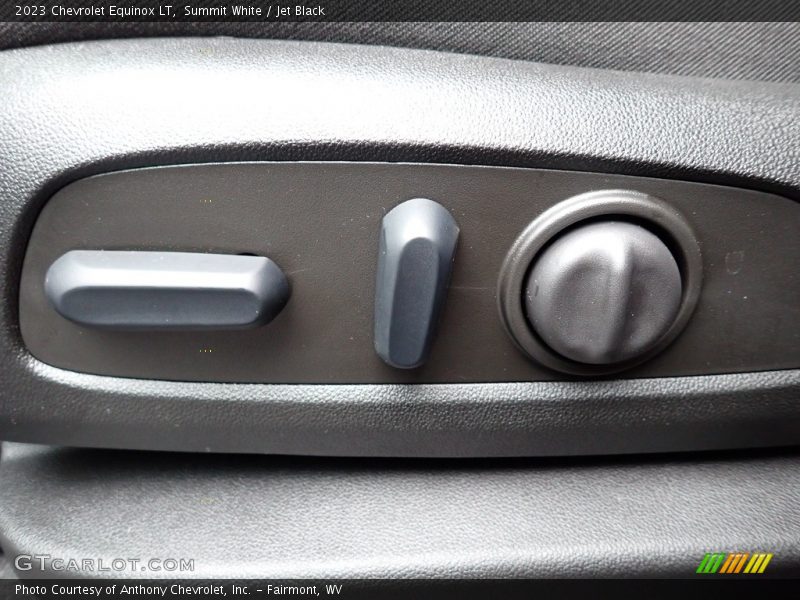 Summit White / Jet Black 2023 Chevrolet Equinox LT