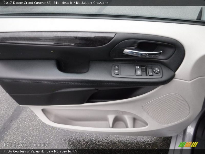 Billet Metallic / Black/Light Graystone 2017 Dodge Grand Caravan SE