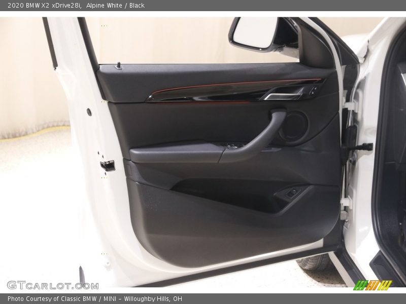 Alpine White / Black 2020 BMW X2 xDrive28i