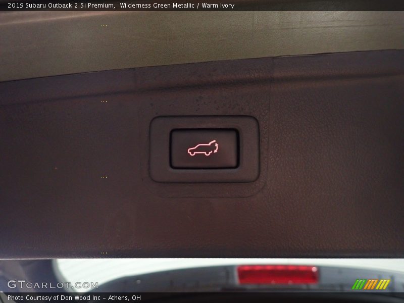 Wilderness Green Metallic / Warm Ivory 2019 Subaru Outback 2.5i Premium