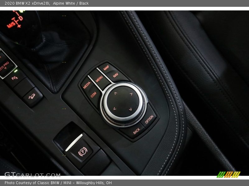 Alpine White / Black 2020 BMW X2 xDrive28i