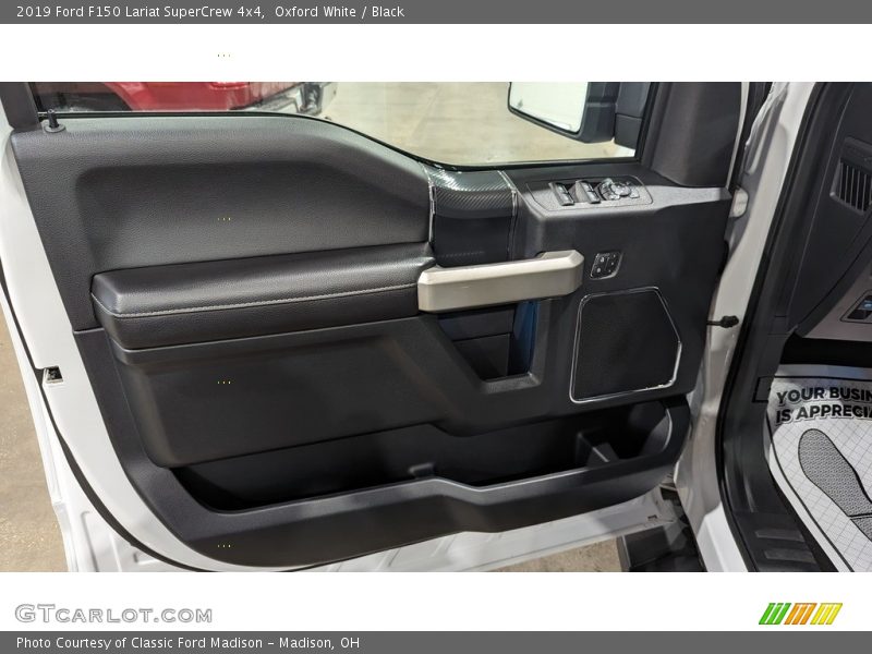 Oxford White / Black 2019 Ford F150 Lariat SuperCrew 4x4