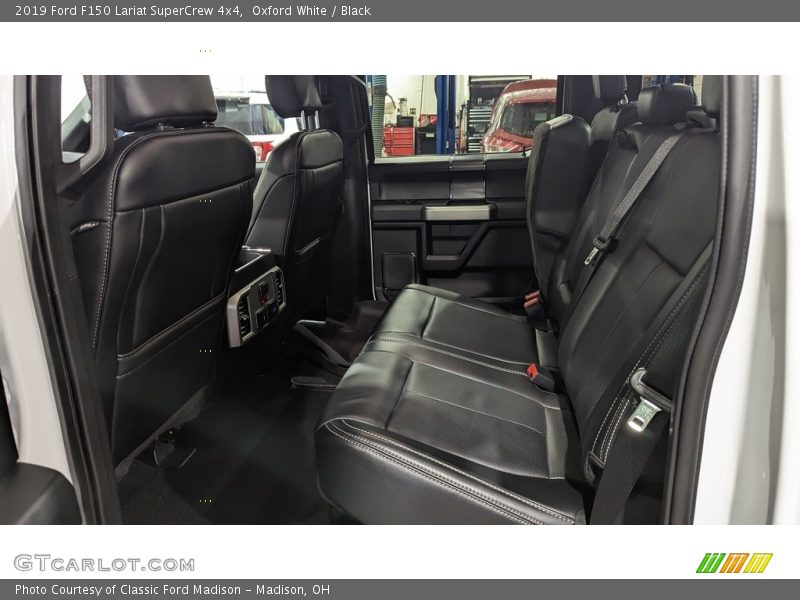 Oxford White / Black 2019 Ford F150 Lariat SuperCrew 4x4