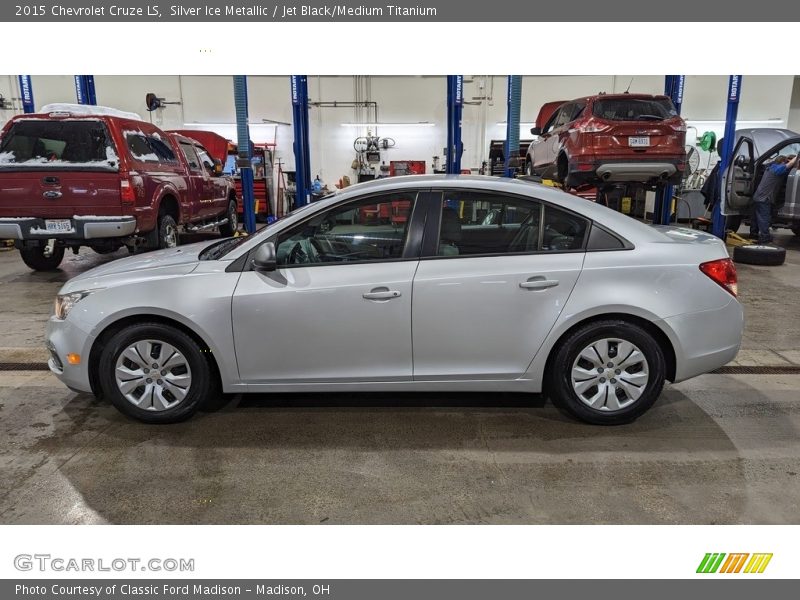 Silver Ice Metallic / Jet Black/Medium Titanium 2015 Chevrolet Cruze LS
