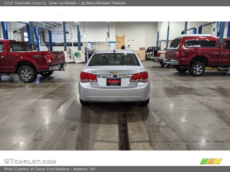 Silver Ice Metallic / Jet Black/Medium Titanium 2015 Chevrolet Cruze LS