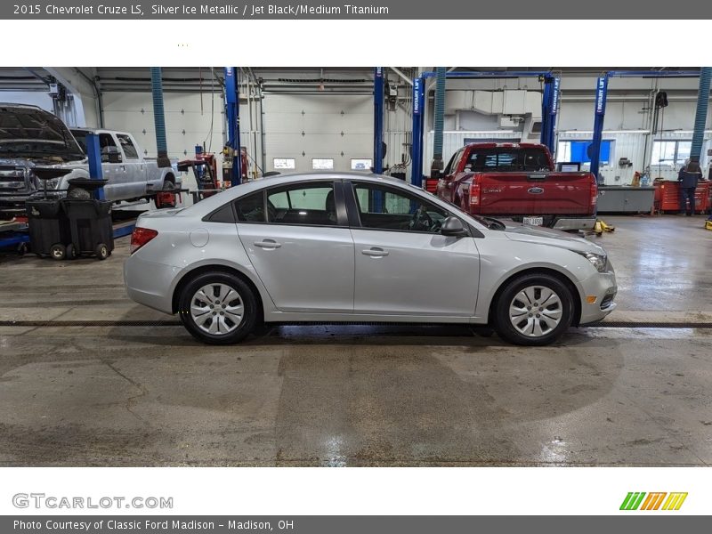 Silver Ice Metallic / Jet Black/Medium Titanium 2015 Chevrolet Cruze LS