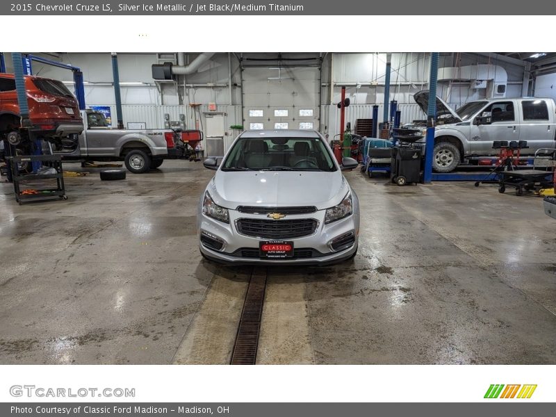Silver Ice Metallic / Jet Black/Medium Titanium 2015 Chevrolet Cruze LS