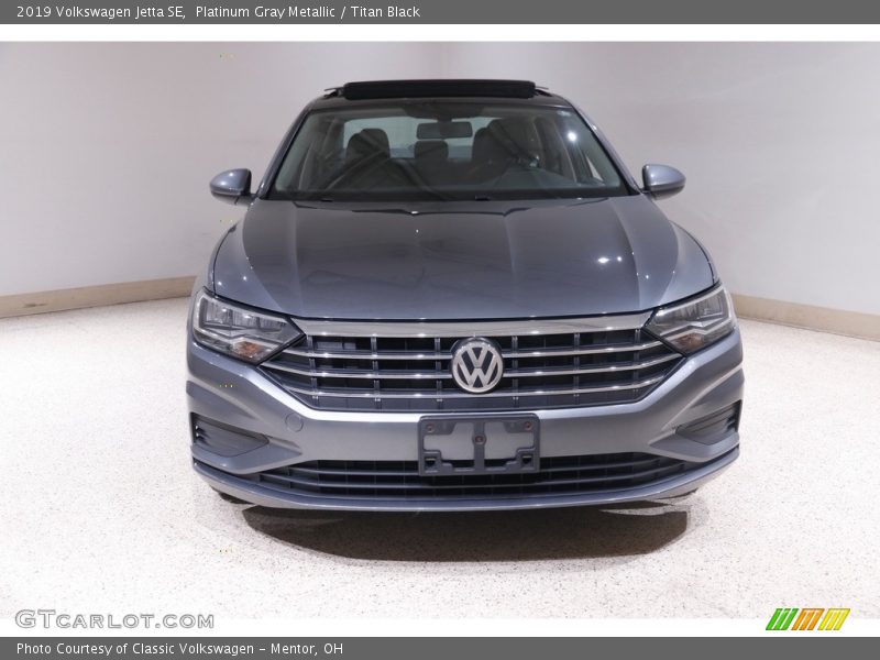 Platinum Gray Metallic / Titan Black 2019 Volkswagen Jetta SE