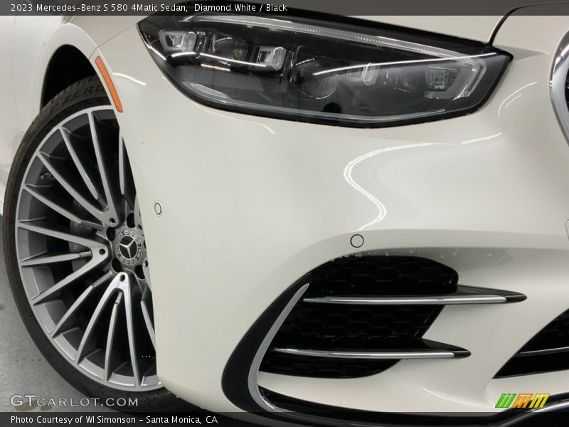 Diamond White / Black 2023 Mercedes-Benz S 580 4Matic Sedan