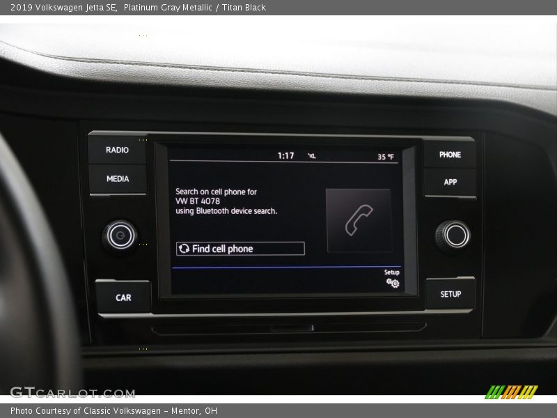 Platinum Gray Metallic / Titan Black 2019 Volkswagen Jetta SE