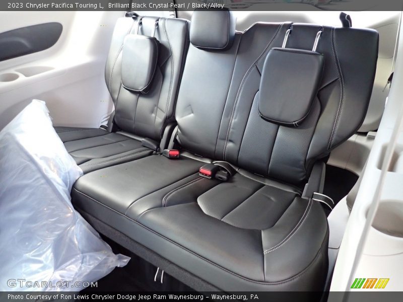 Brilliant Black Crystal Pearl / Black/Alloy 2023 Chrysler Pacifica Touring L