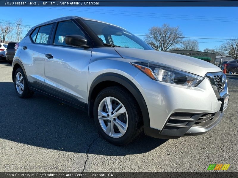 Brilliant Silver Metallic / Charcoal 2020 Nissan Kicks S