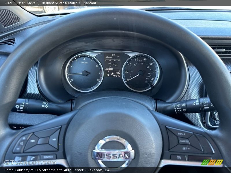 Brilliant Silver Metallic / Charcoal 2020 Nissan Kicks S