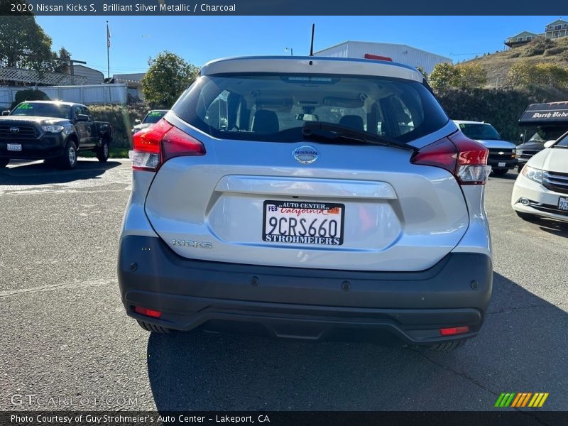 Brilliant Silver Metallic / Charcoal 2020 Nissan Kicks S