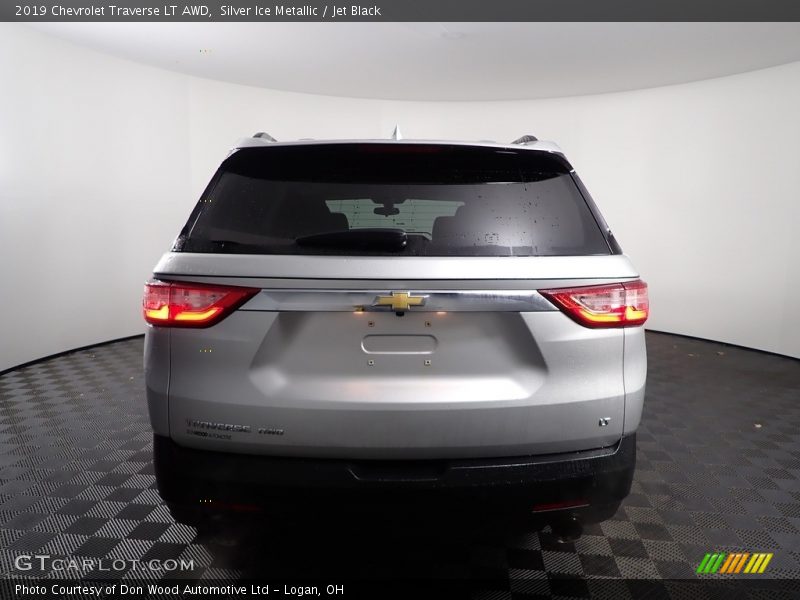 Silver Ice Metallic / Jet Black 2019 Chevrolet Traverse LT AWD