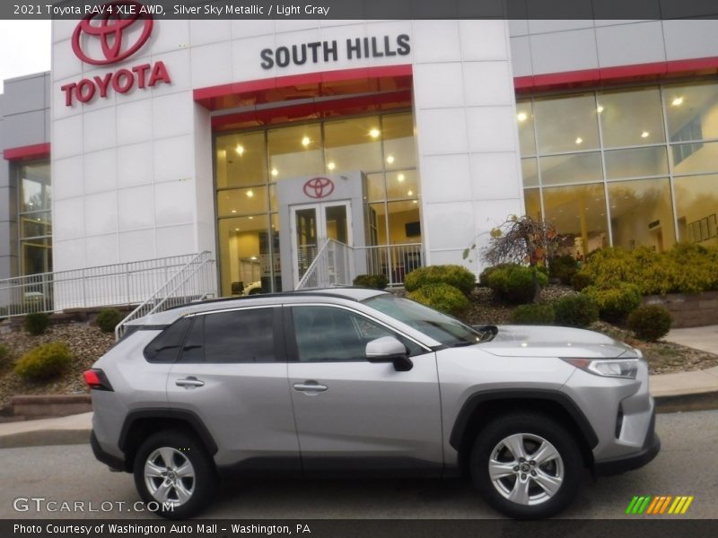 Silver Sky Metallic / Light Gray 2021 Toyota RAV4 XLE AWD
