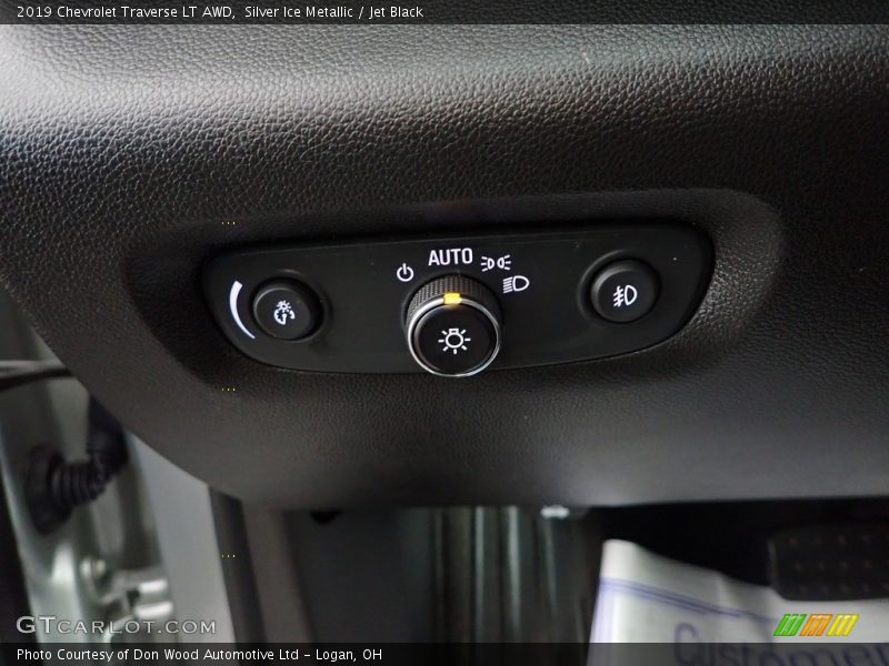 Silver Ice Metallic / Jet Black 2019 Chevrolet Traverse LT AWD