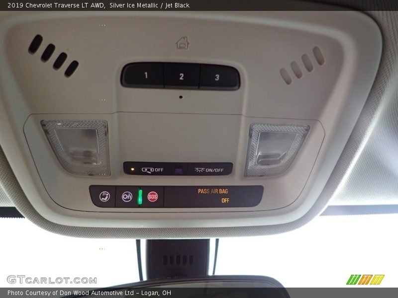 Silver Ice Metallic / Jet Black 2019 Chevrolet Traverse LT AWD