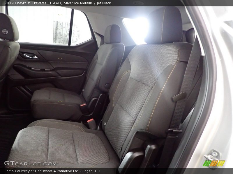 Silver Ice Metallic / Jet Black 2019 Chevrolet Traverse LT AWD