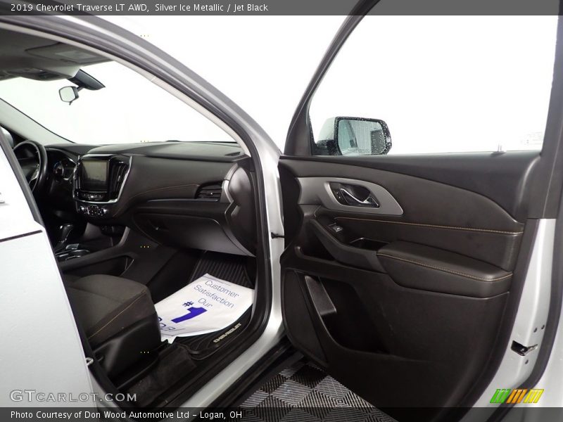 Silver Ice Metallic / Jet Black 2019 Chevrolet Traverse LT AWD