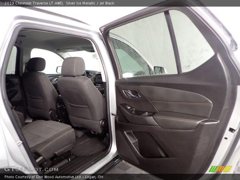 Silver Ice Metallic / Jet Black 2019 Chevrolet Traverse LT AWD