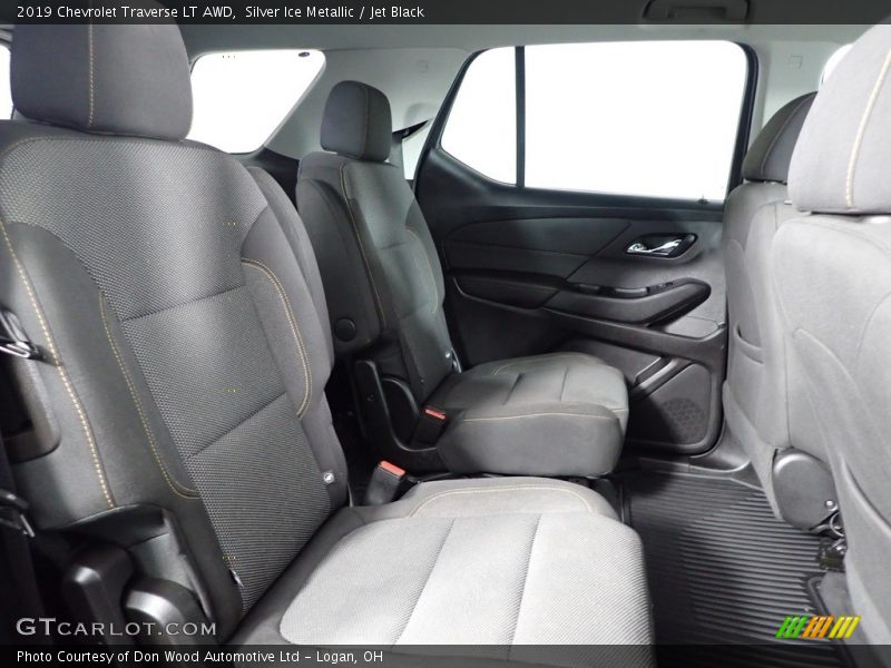 Silver Ice Metallic / Jet Black 2019 Chevrolet Traverse LT AWD