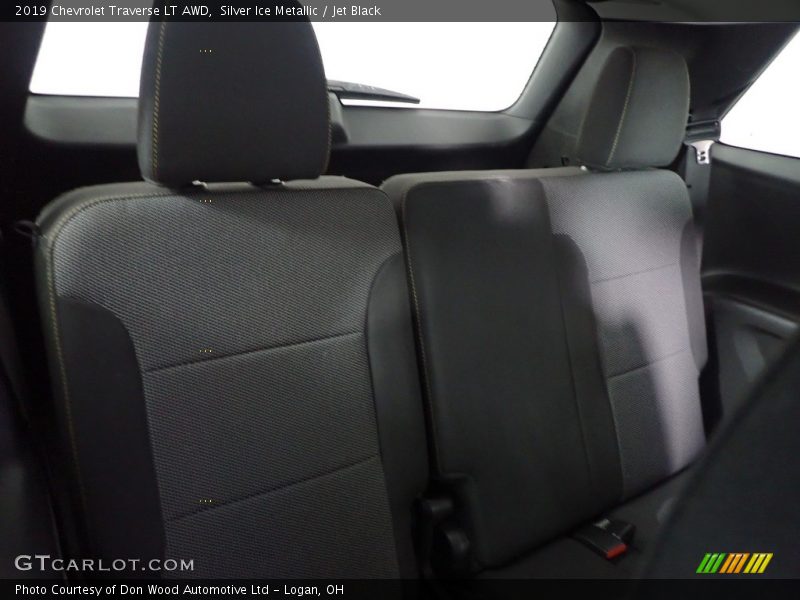 Silver Ice Metallic / Jet Black 2019 Chevrolet Traverse LT AWD