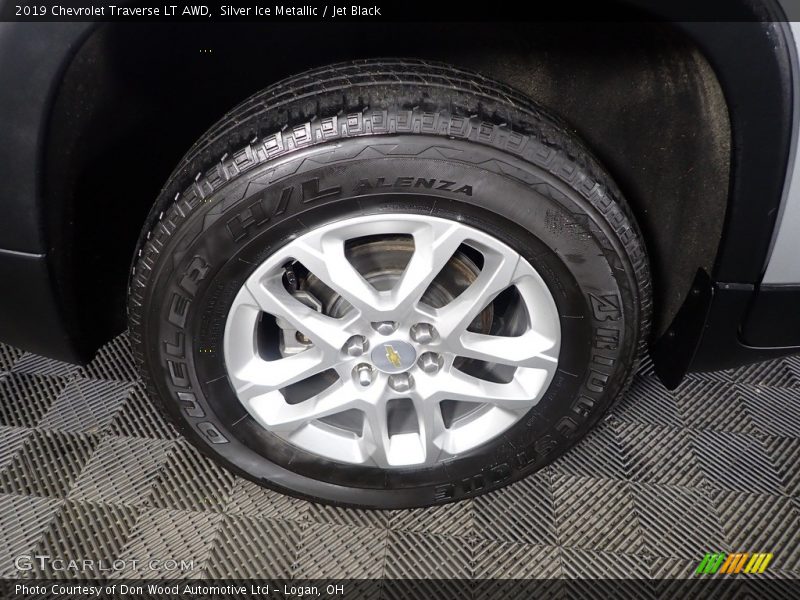 Silver Ice Metallic / Jet Black 2019 Chevrolet Traverse LT AWD