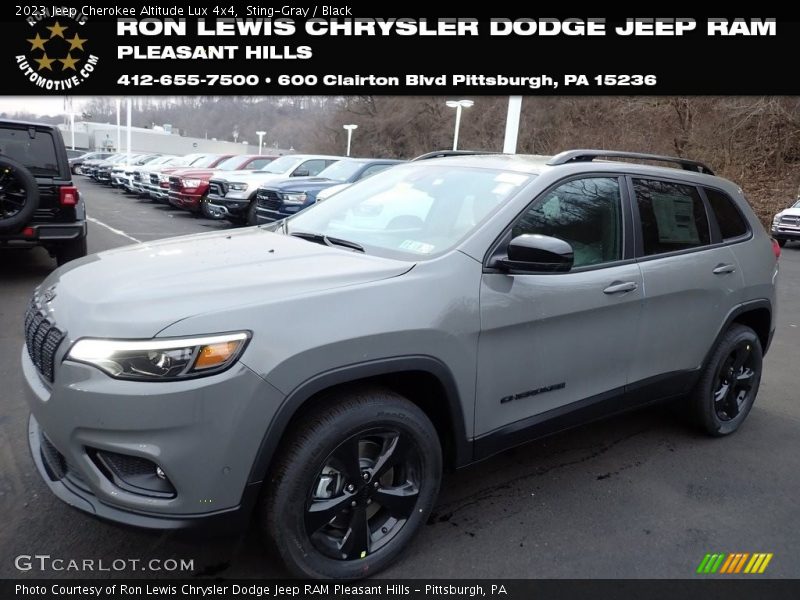 Sting-Gray / Black 2023 Jeep Cherokee Altitude Lux 4x4