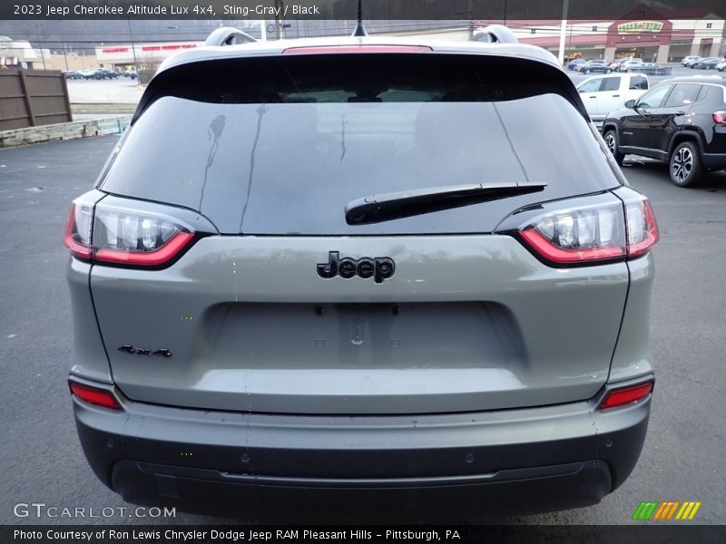 Sting-Gray / Black 2023 Jeep Cherokee Altitude Lux 4x4