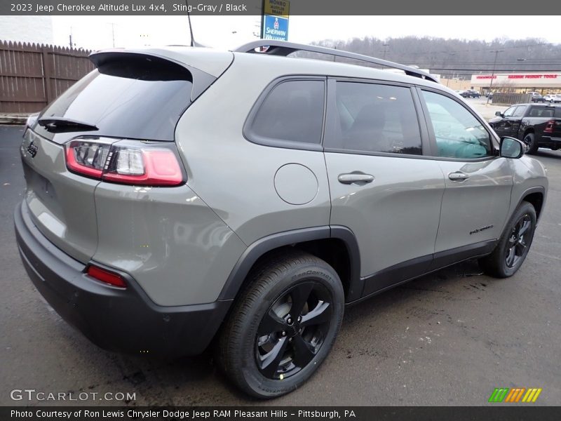 Sting-Gray / Black 2023 Jeep Cherokee Altitude Lux 4x4