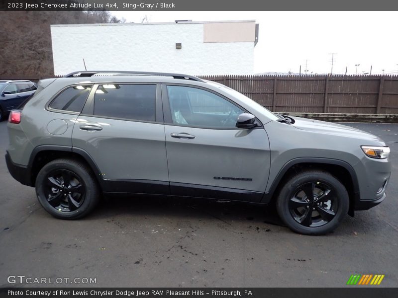 Sting-Gray / Black 2023 Jeep Cherokee Altitude Lux 4x4