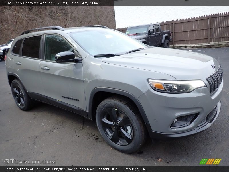 Sting-Gray / Black 2023 Jeep Cherokee Altitude Lux 4x4