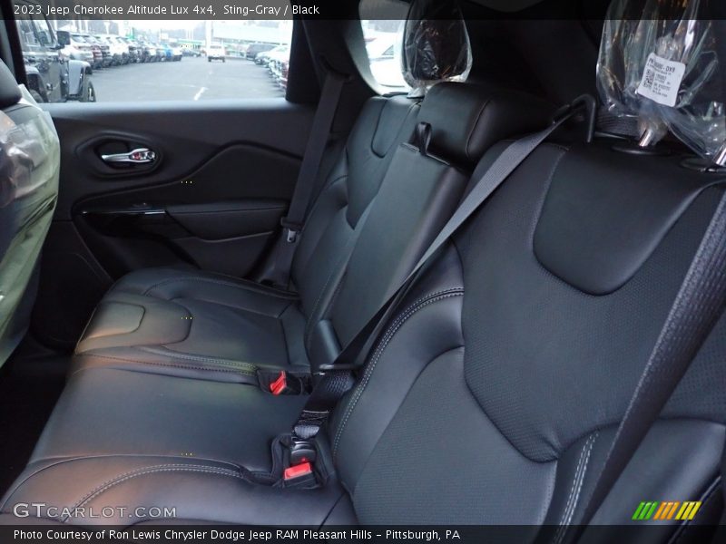 Sting-Gray / Black 2023 Jeep Cherokee Altitude Lux 4x4