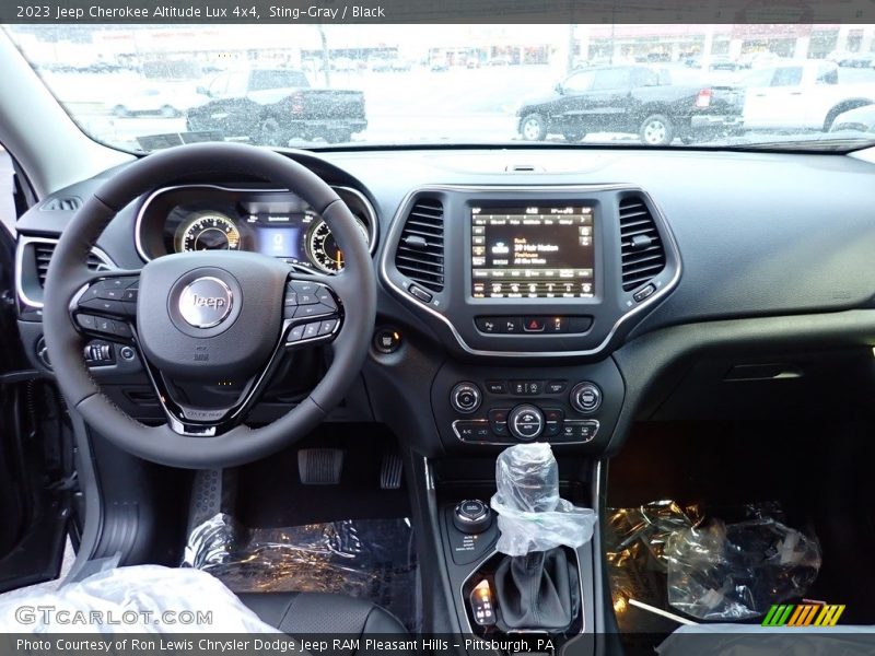 Sting-Gray / Black 2023 Jeep Cherokee Altitude Lux 4x4