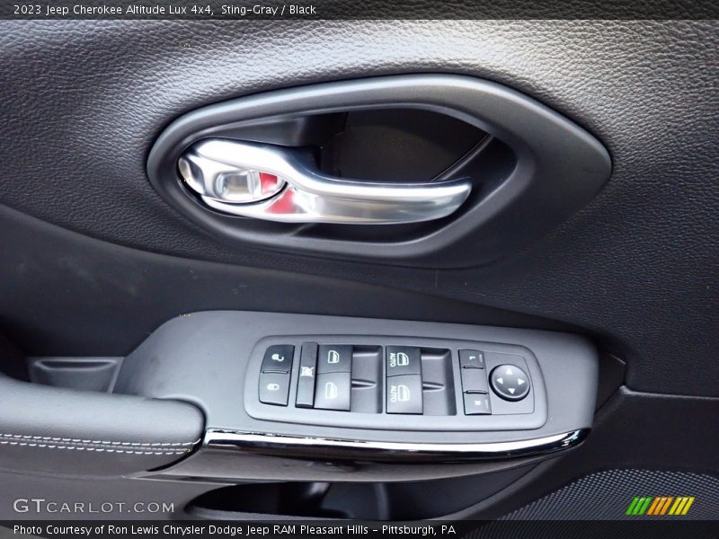Sting-Gray / Black 2023 Jeep Cherokee Altitude Lux 4x4