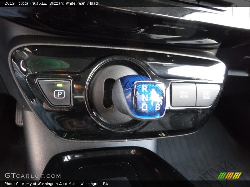 Blizzard White Pearl / Black 2019 Toyota Prius XLE