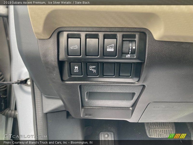 Ice Silver Metallic / Slate Black 2019 Subaru Ascent Premium